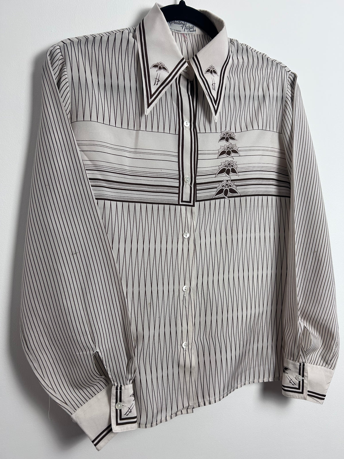 Vintage 1970s CREATIONS HAZAH UK Size 14 Off White & Brown Stripe & Leaf Print Dagger Collar Long Sleeve Shirt