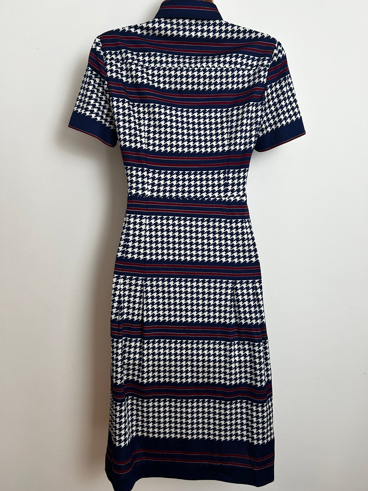 Vintage 1970s Size 8 Navy Blue White & Dark Red Dogstooth Check & Stripe Print Day Dress