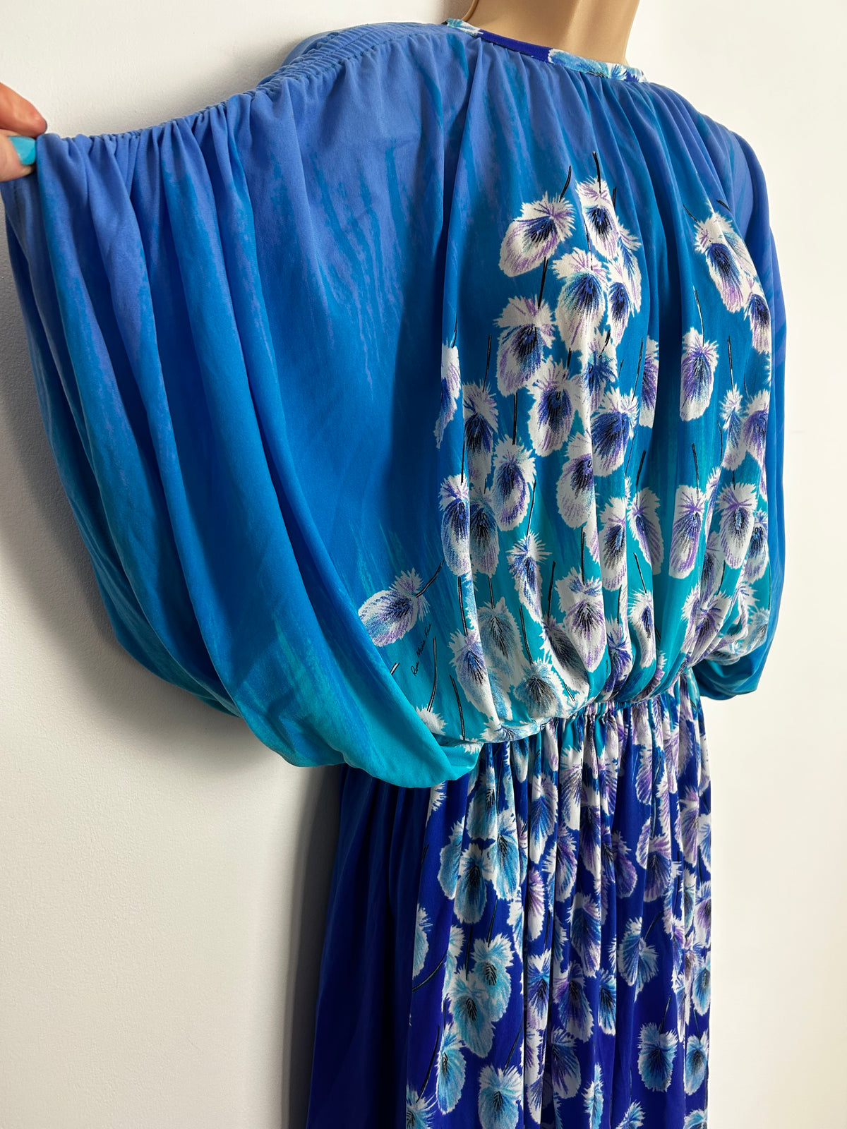 Vintage Late 1970s ROSE MARIE REID UK Size 10-12 Blue & Purple Tones Feather Print Wide Sleeve Maxi Dress