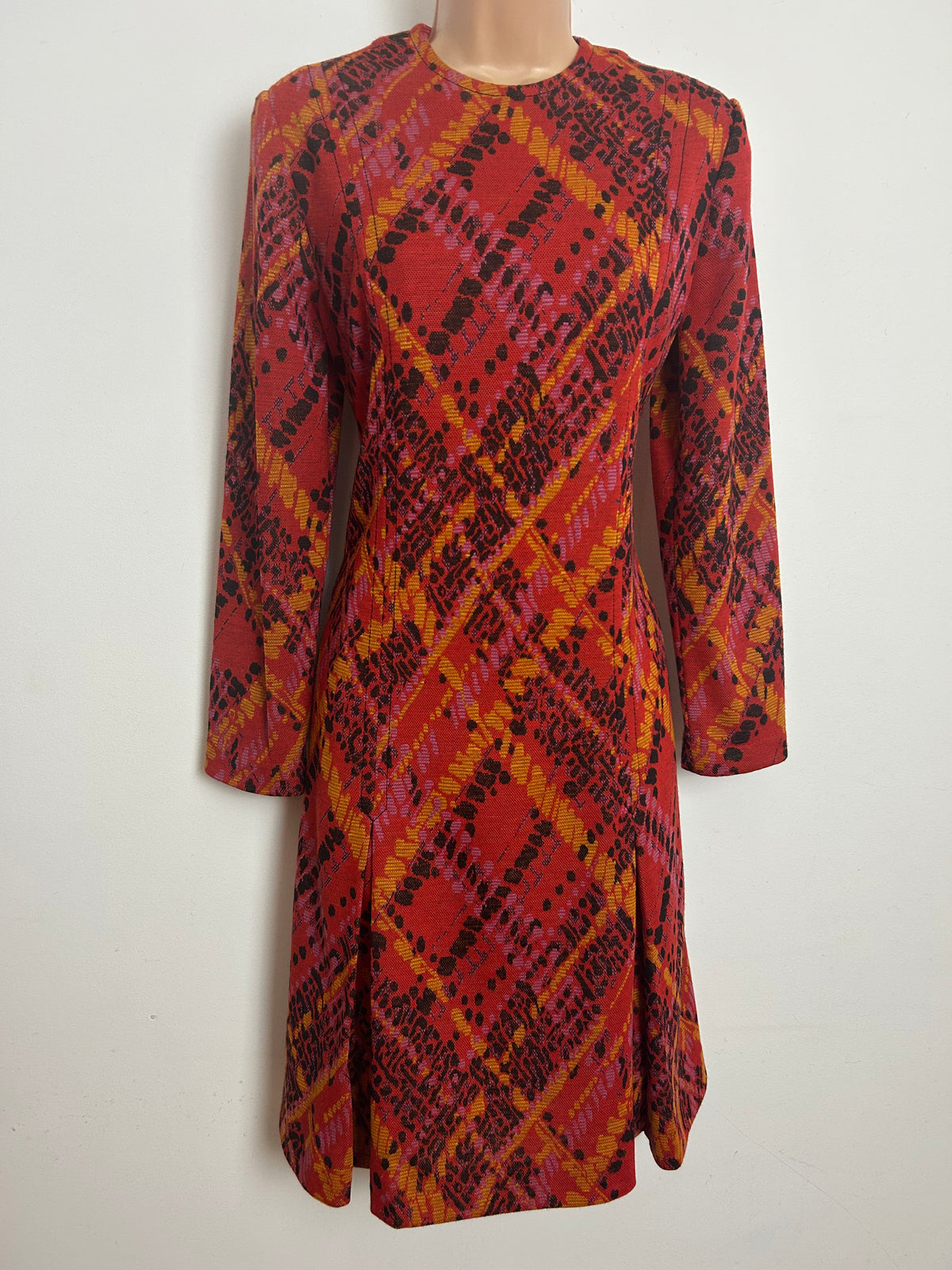 Vintage 1960s Size 10 Dark Orangey Red & Black Abstract Print Long Sleeve Mod Shift Dress
