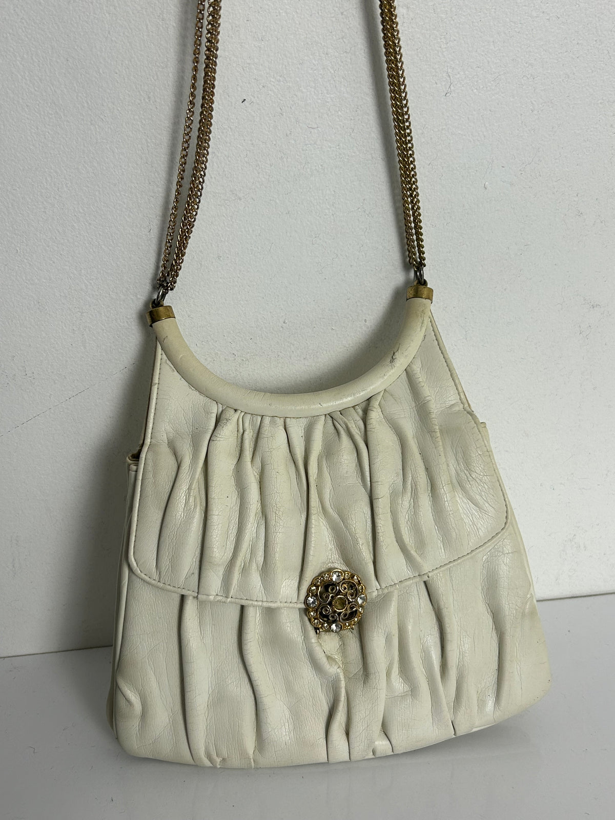 Vintage RARE 1950s Ivory Leather Beautiful Shape Handbag With Chain Strap & Hinged Mirror