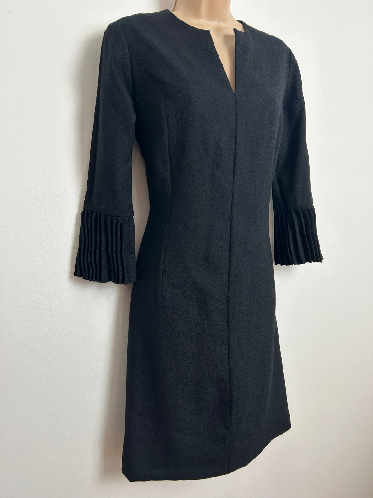 Vintage 1960s Size 10 Black Wool Mix Notch Neck Pleated Cuff Shift Dress