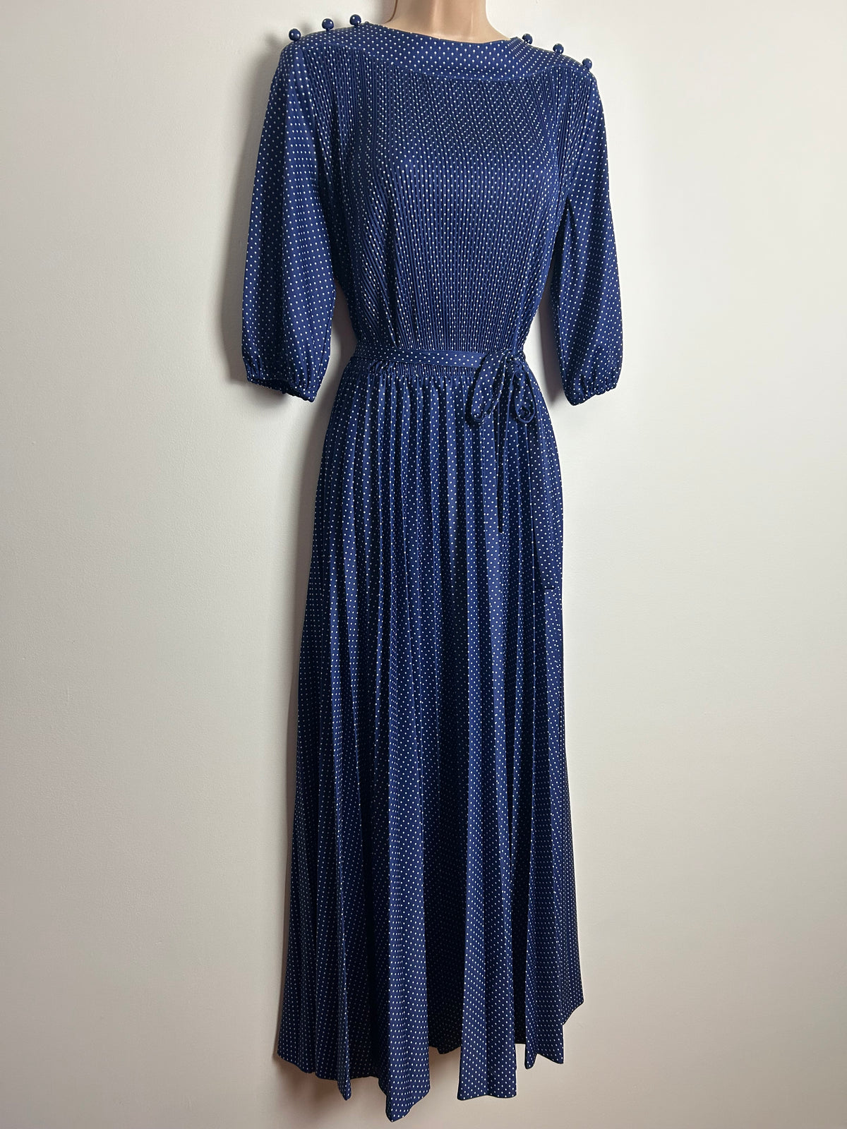 Vintage 1970s Size 10-12 Navy Blue & White Polka Dot Plisse Pleated Boho Belted Maxi Dress