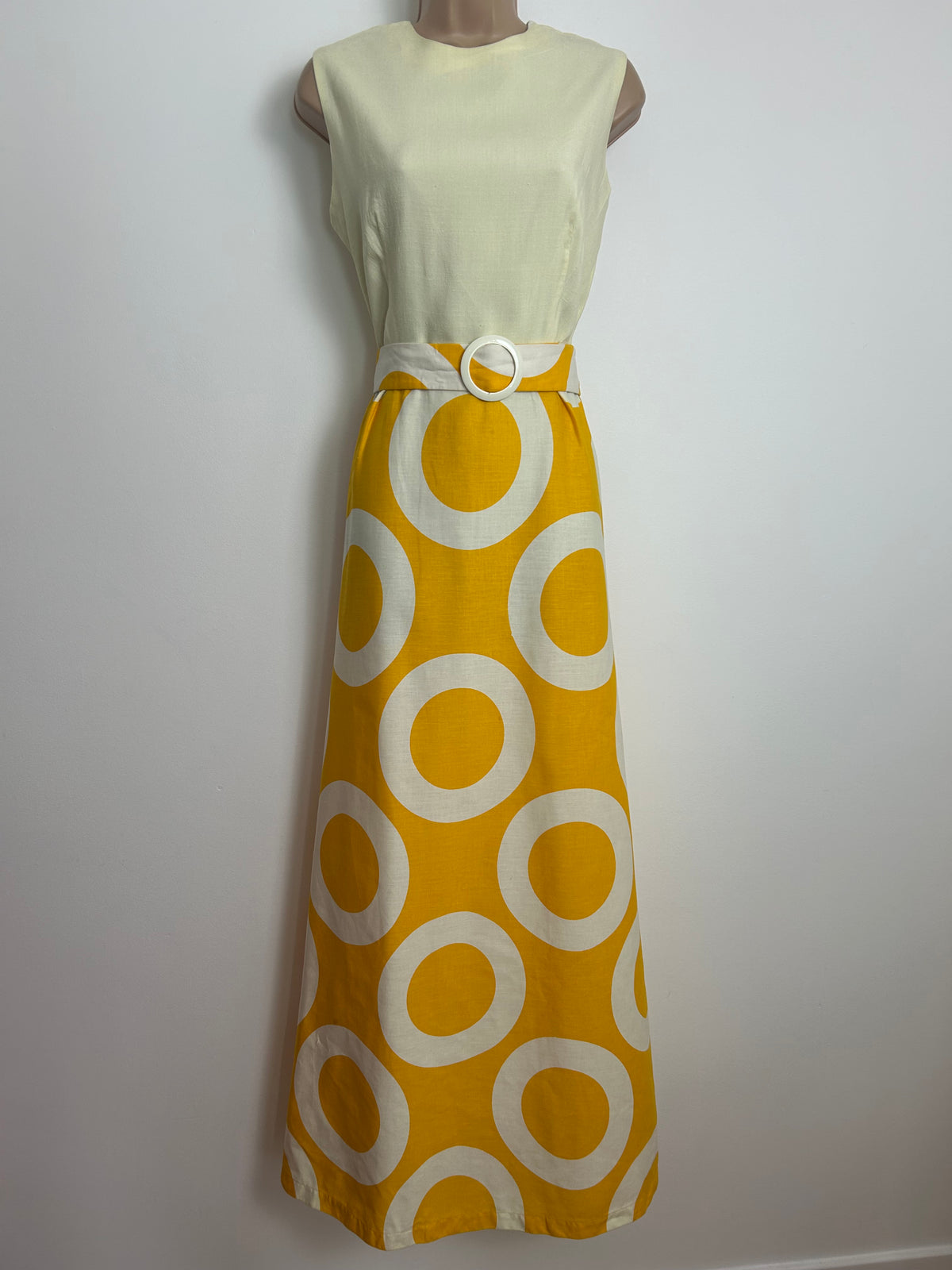 Vintage 1970s CAPRICCIOS BYROTER OF LONDON Size 10 Yellow White & Very Pale Lemon Circle Print Belted Maxi Dress