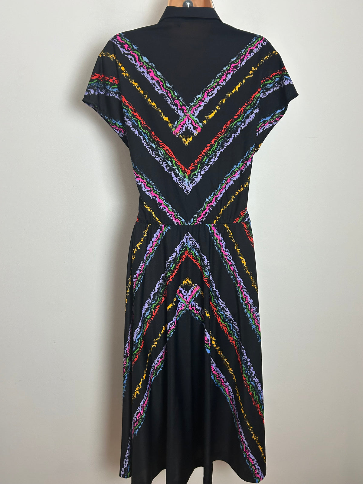 Vintage Early 1980s ELLE Size 10-12 Black Multicolour Chevron Stripe Day Dess