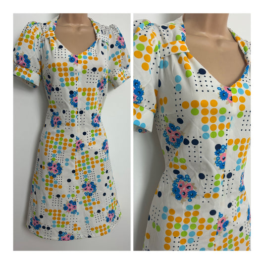 Vintage 1960s Size 10 Cute White Yellow Blue & Pink Floral & Spot Print Mod Dolly Shift Dress