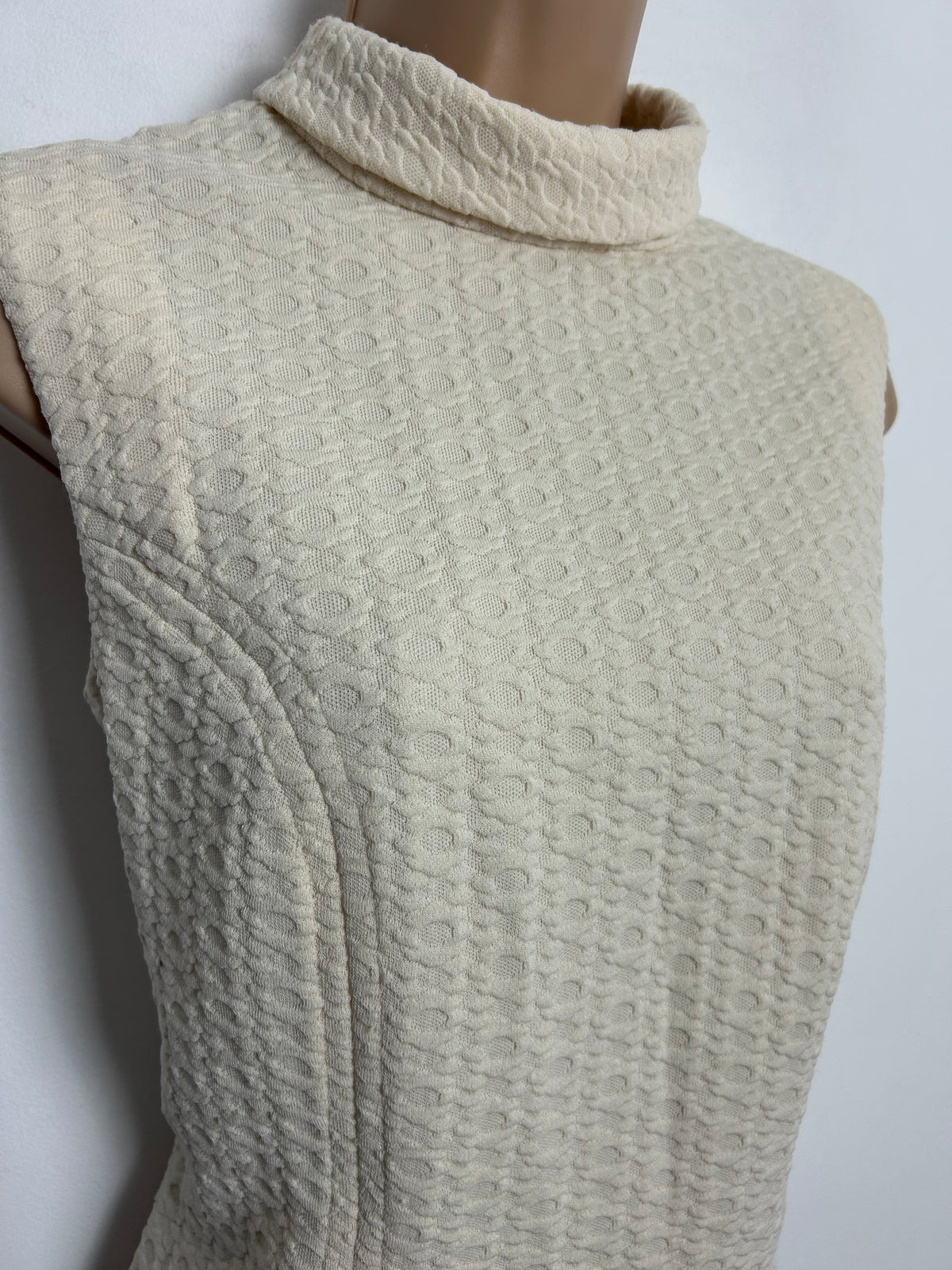 Vintage Late 1960s Early 1970s ST MICHAEL Size 10 Cream Crimplene Textured Mod Top