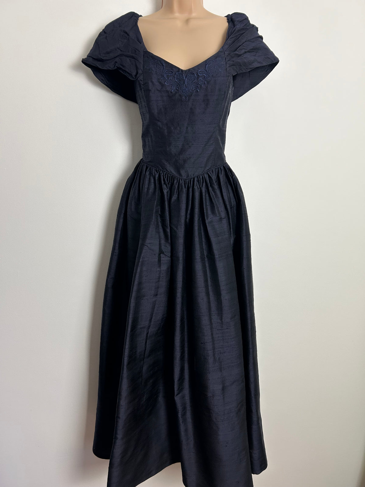 Vintage 1980s LAURA ASHLEY UK Size 12 (Size 16 On Label) Dark Midnight Blue 100% Silk Ballgown