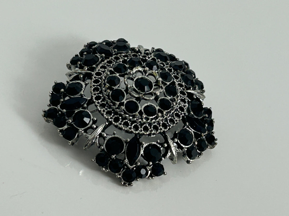 Vintage 1970s Silver Tone & Black Stone Set Brooch