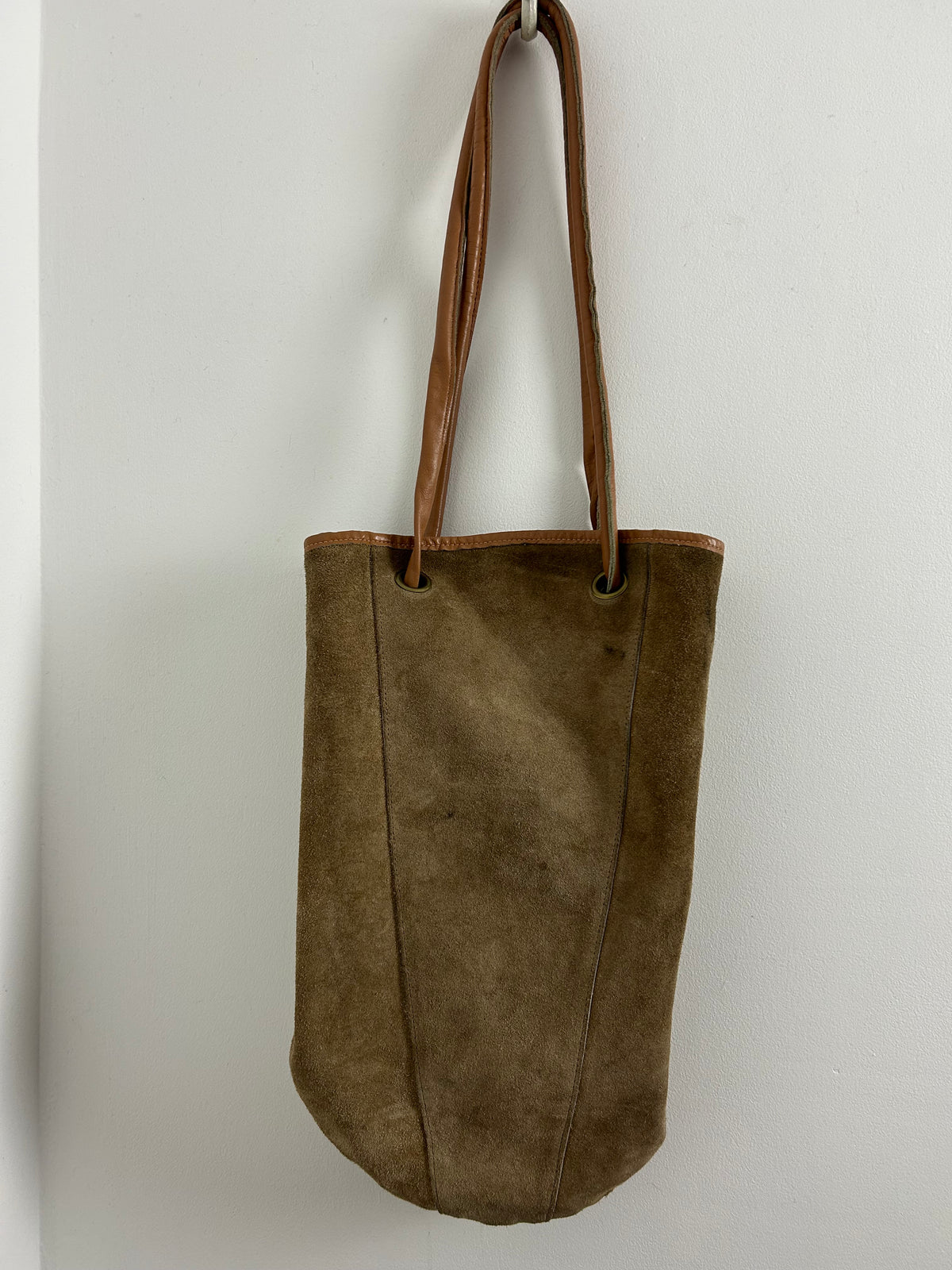 Vintage 1970s Dark Beige Suede & Tan Leather Large Tote/Bucket Bag
