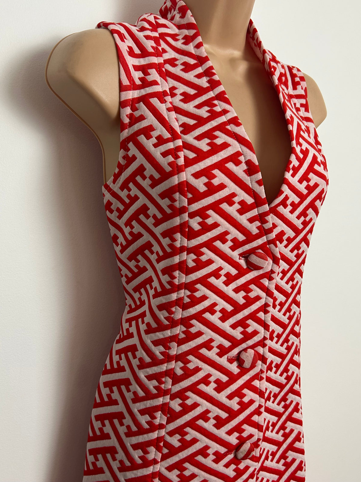 Vintage 1960s Size 12 Red & White Abstract Print Sleeveless Mod Shift Dress
