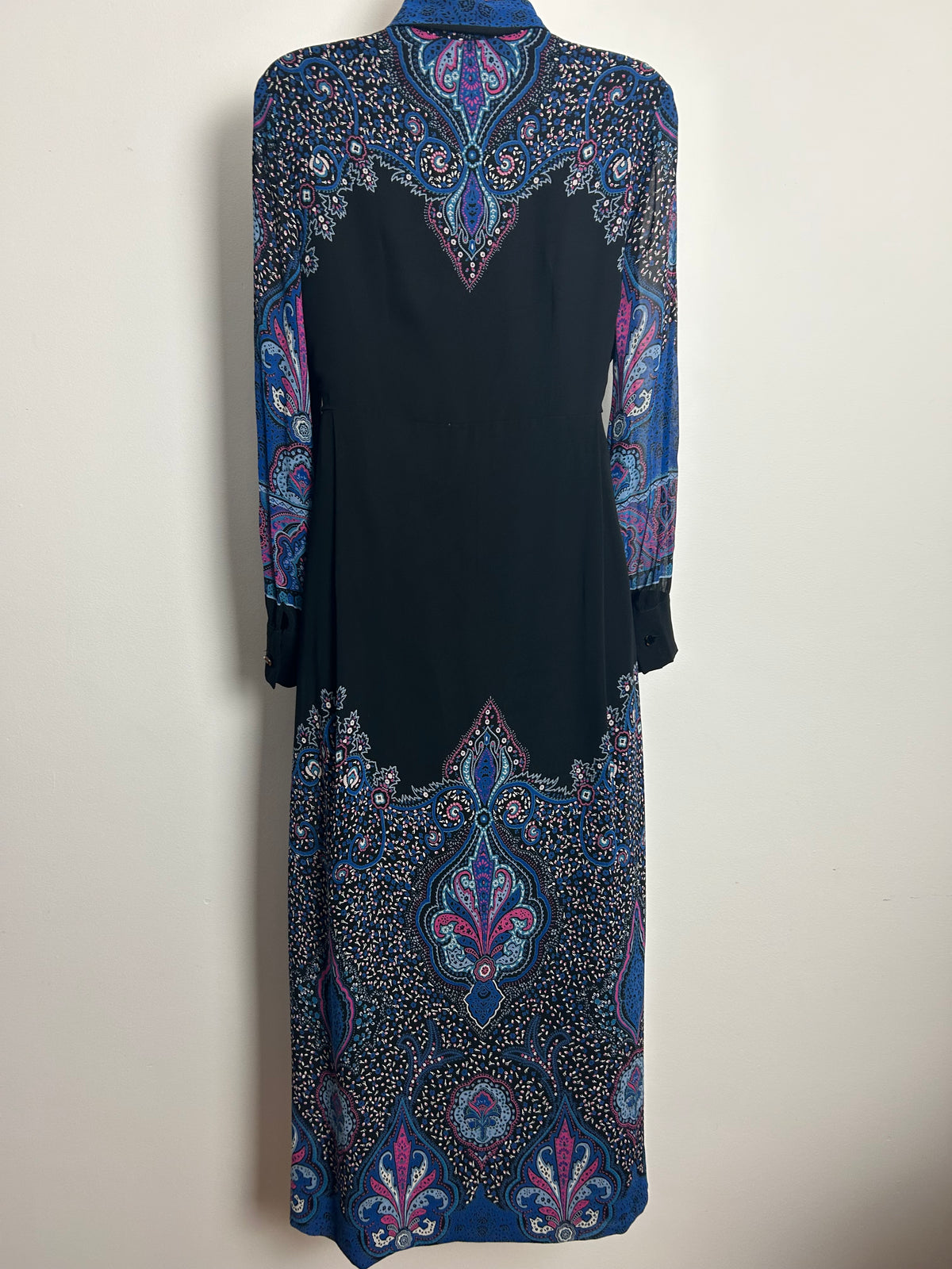 Vintage 1970s Size 12-14 Black Blue  Pink Scarf Print Long Sleeve Maxi Dress