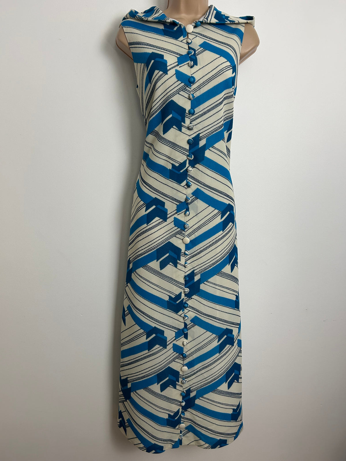 Vintage 1970s Size 8-10 White Blue & Teal Abstract Stripe Print Hooded Sleeveless Column Maxi Dress