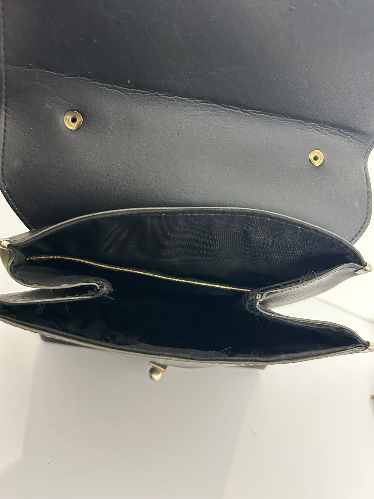 Vintage 1960s Small/Medium Sized Black Leather Handbag With Detachable Shoulder Strap