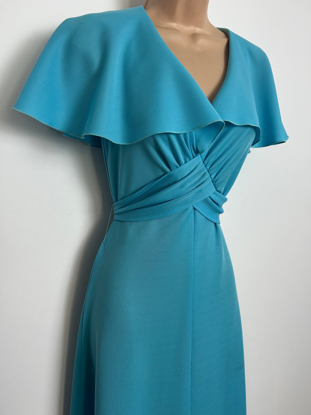 Vintage 1970s Size 8 Pale Turquoise Blue Shawl Collar Cross Over Tie Back Maxi Dress