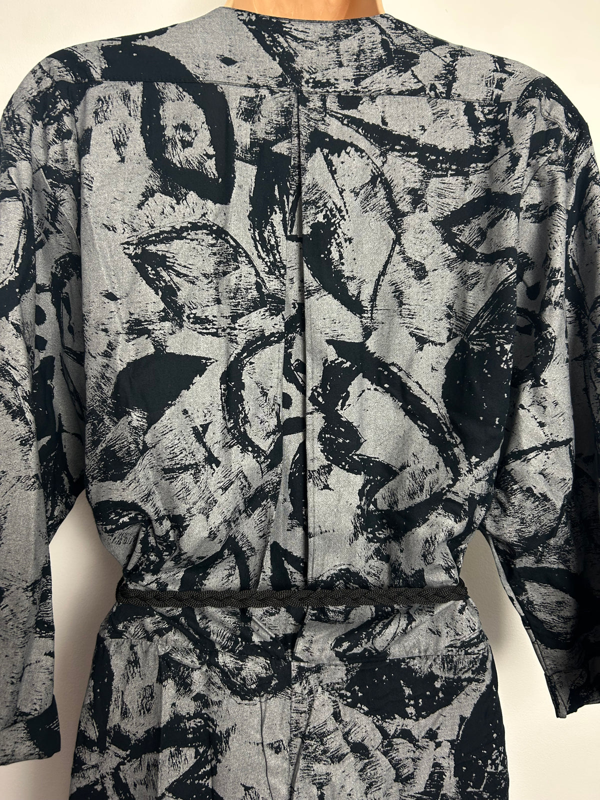 Vintage 1980s Size 10-12 Silvery Grey & Black Abstract Print 3/4 Sleeve Tapered Leg Jumpsuit