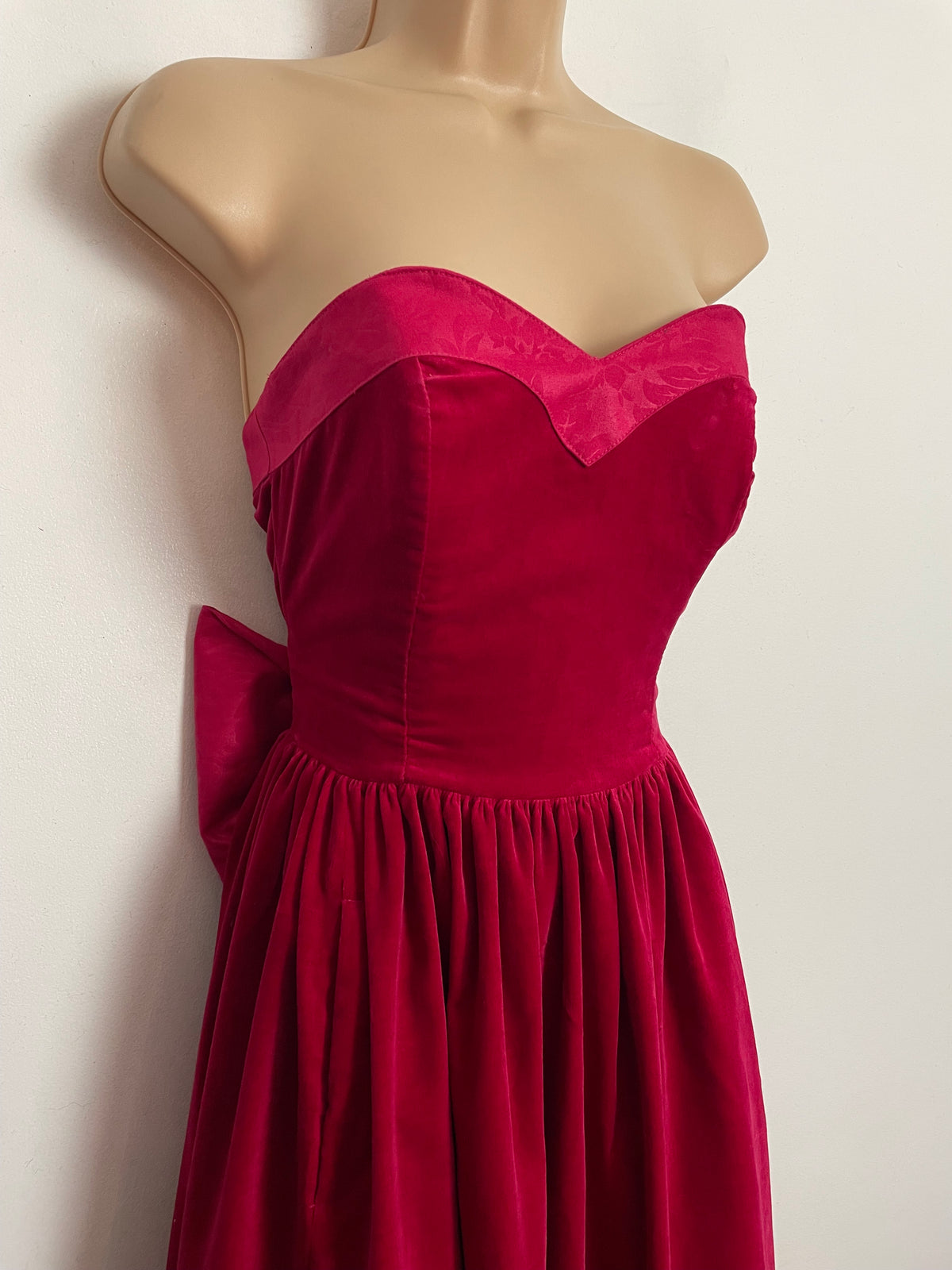 Vintage 1980s LAURA ASHLEY UK SIZE 6 (Size 10 On Label) Red Velvet Strapless Bow Back Ballgown