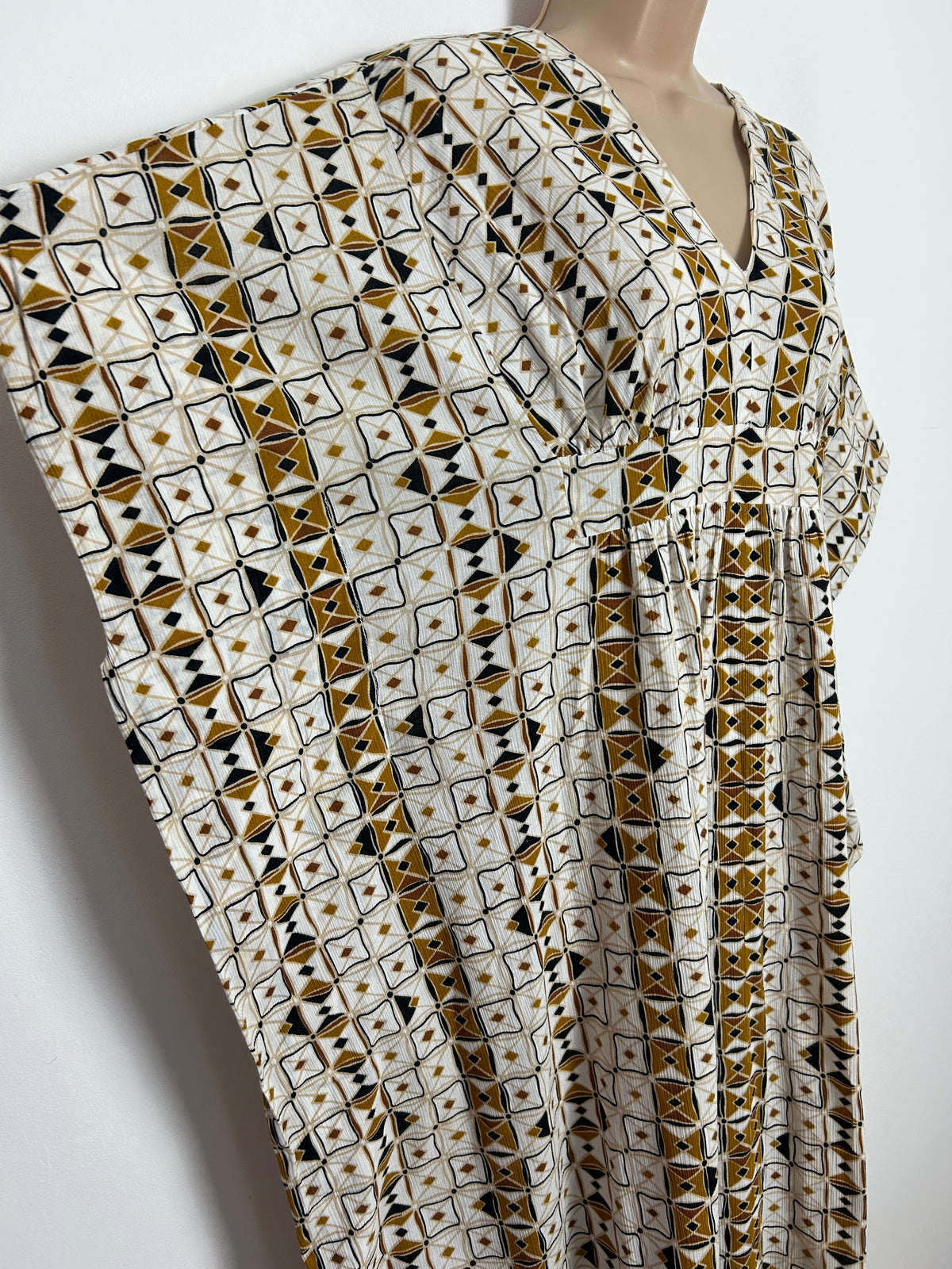 Vintage Early 1970s One Size Up To Size 18 White Brown & Black Check Print Wide Sleeve Cotton Kaftan