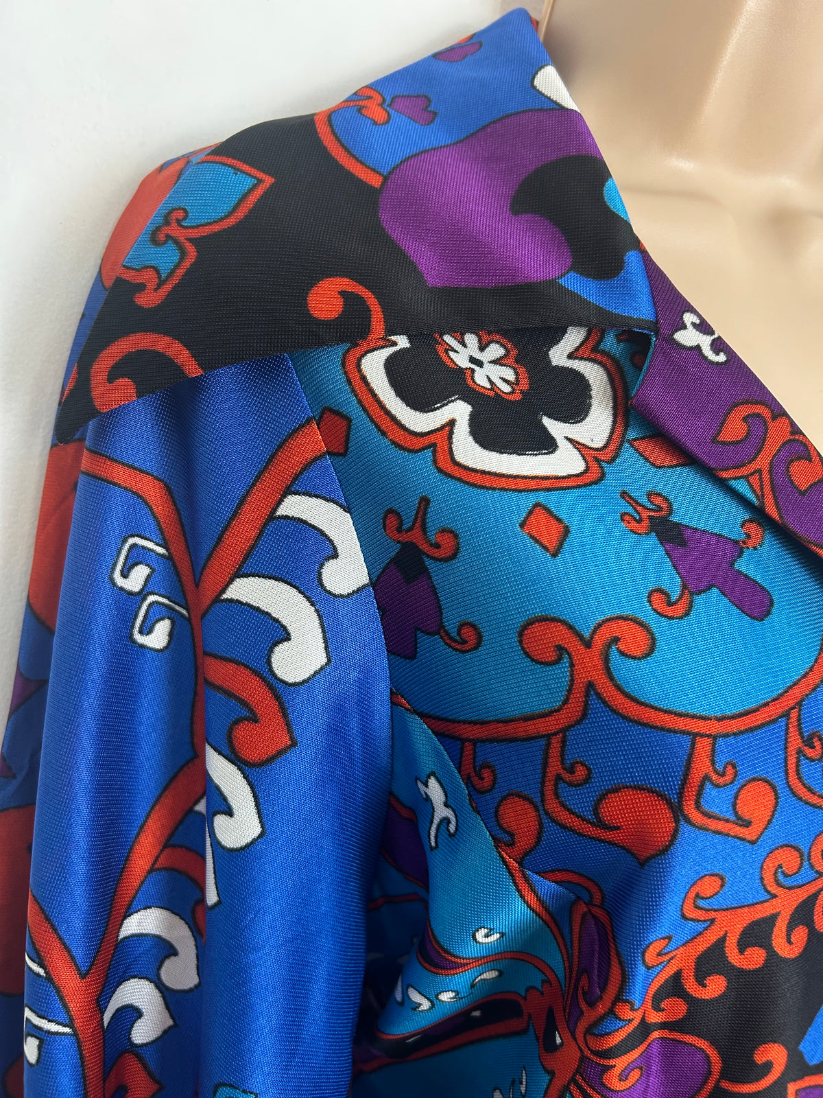 Vintage 1970s BERKERTEX Size 10-12 Blue Turquoise Purple & Red Abstract Print Dagger Collar Long Sleeve Maxi Dress