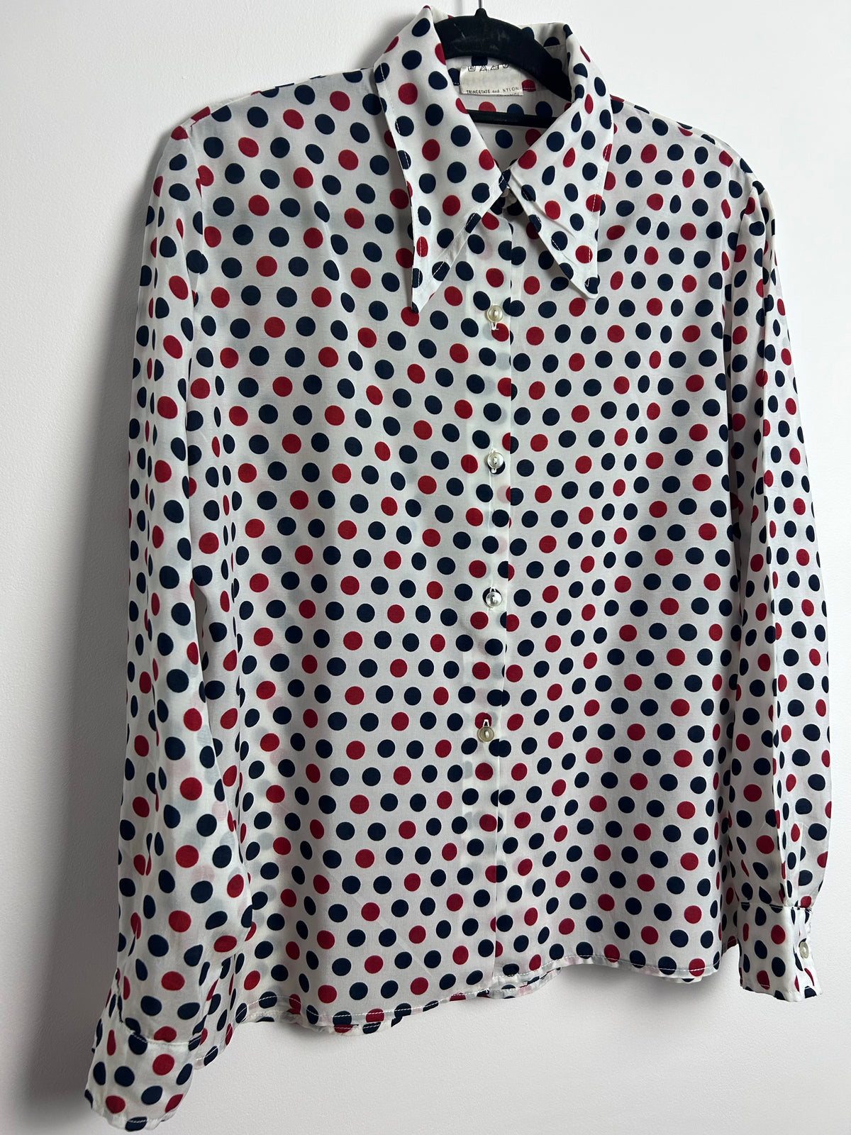 Vintage 1970s UK Size 16 White Navy Blue & Red Polka Dot Spot Print Dagger Collar Long Sleeve Shirt