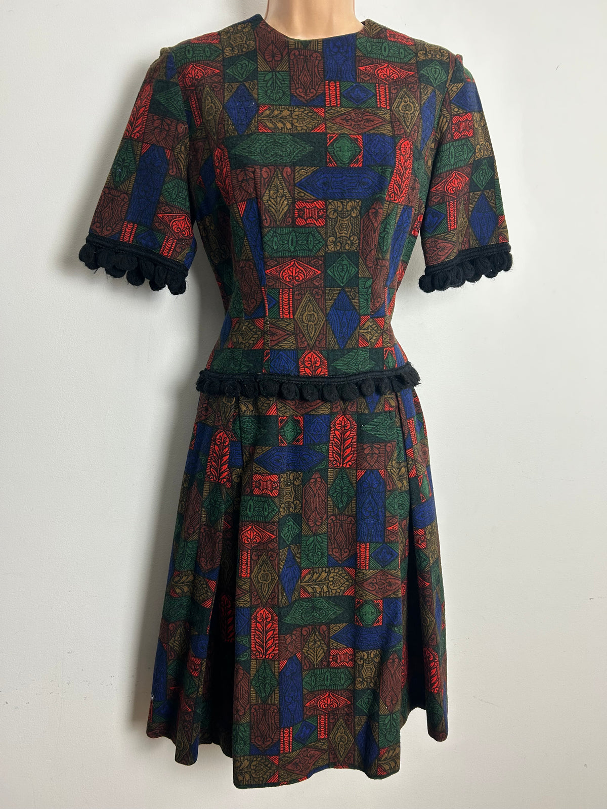 Vintage 1950s Size 8-10 Dark Red Blue Brown & Green Abstract Print Wool Mix Day Dress