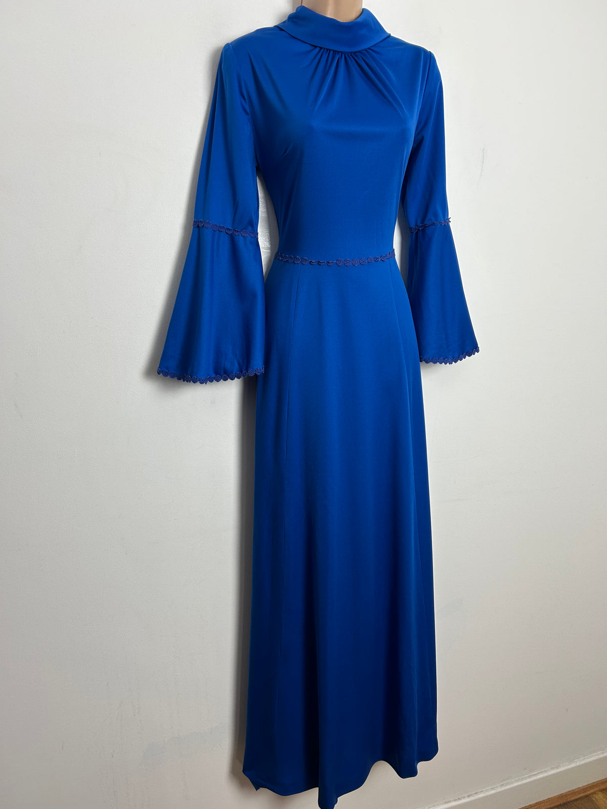 Vintage 1970s UK Size 8 Royal Blue Rolled Collar Flared Cuff Daisy Applique Detail Boho Maxi Dress