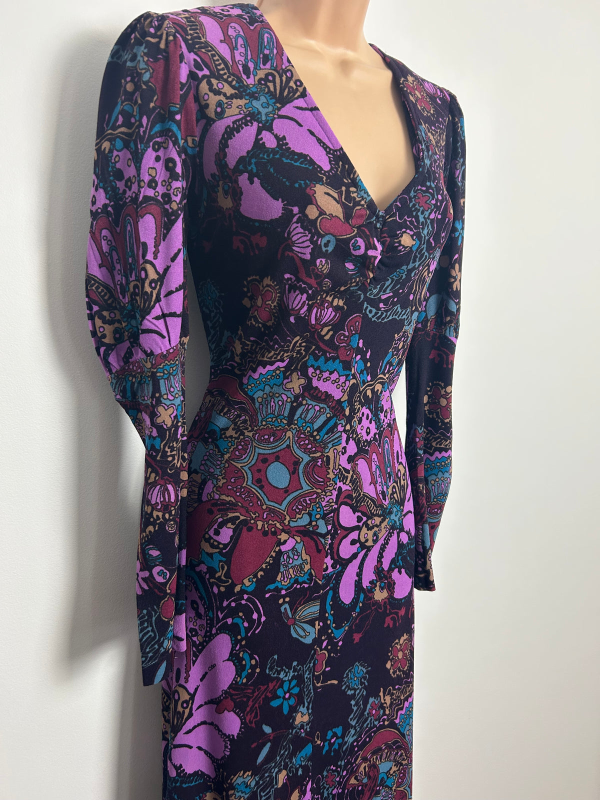 Vintage 1970s Size 10 Black-Purple Pink & Beige Abstract Print Juliet Sleeve Maxi Dress