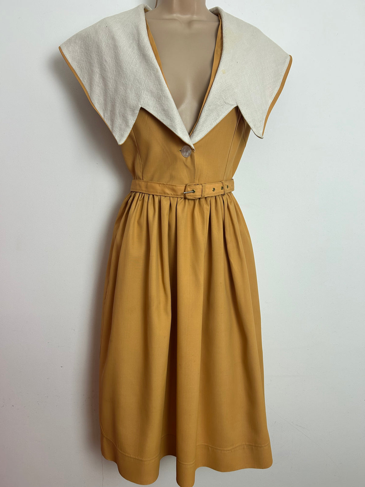 Vintage 1950s Size 12-14 Mustard & Cream Shawl Collar Belted Pleated Day Dress