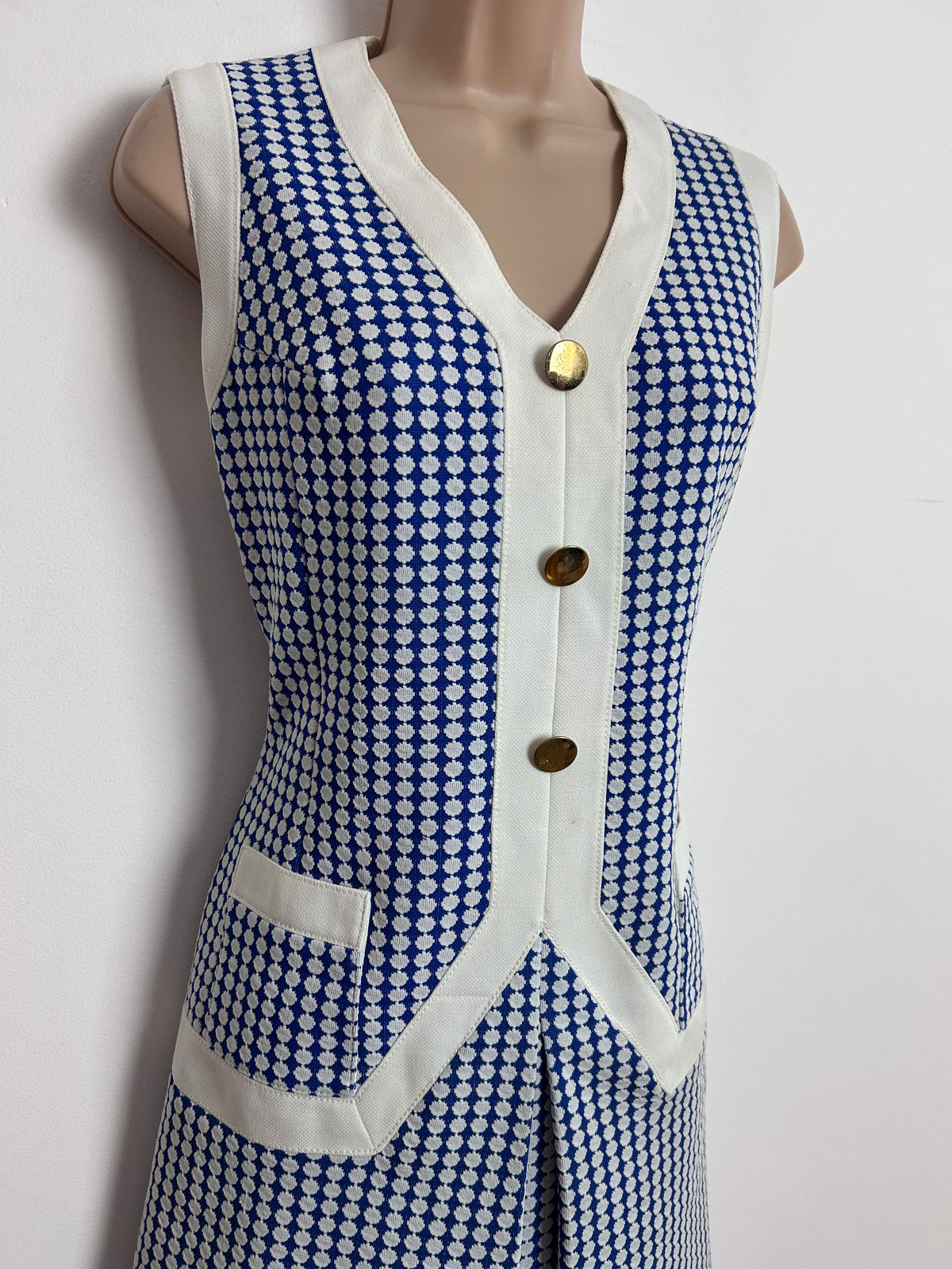Vintage 1960s UK Size 10 LUCIE LINDEN Blue & White Abstract Pattern Sleeveless Mod Shift Dress