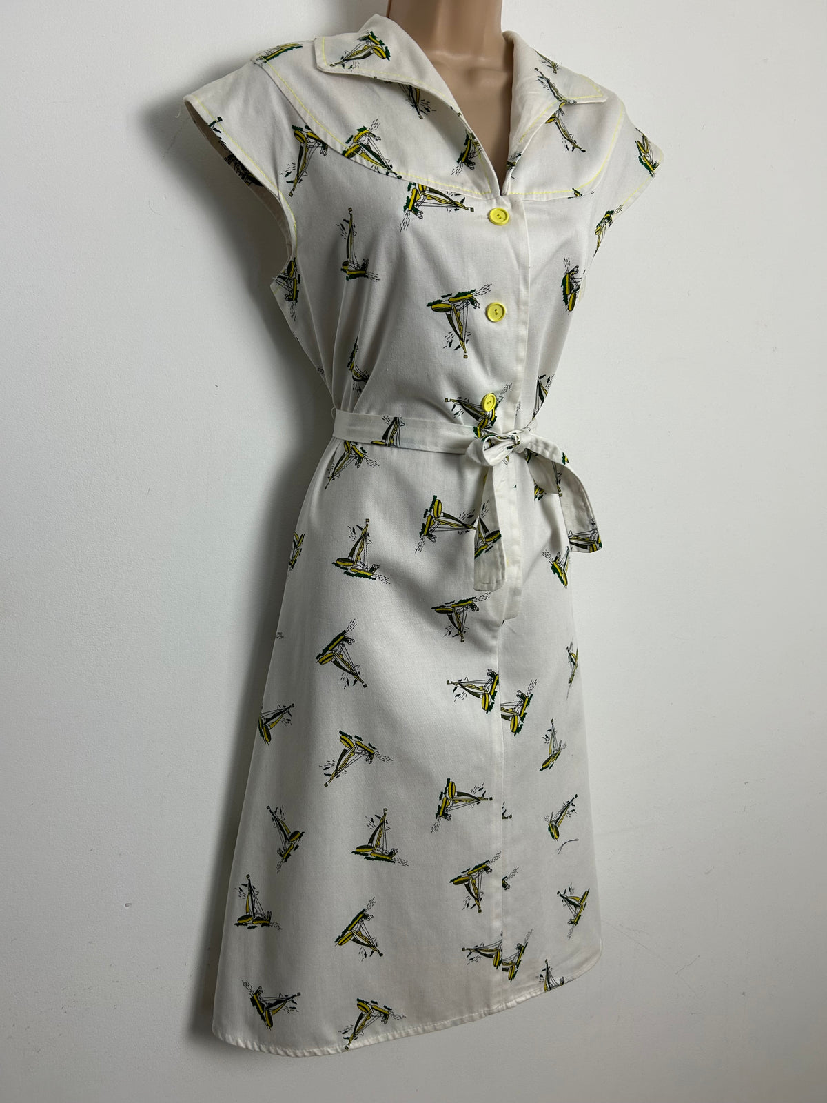 Vintage 1970s PENELOPE PEEP Size 12 Cream Novelty Print Sailing Boat Yacht Print Cotton Belted Day Dress