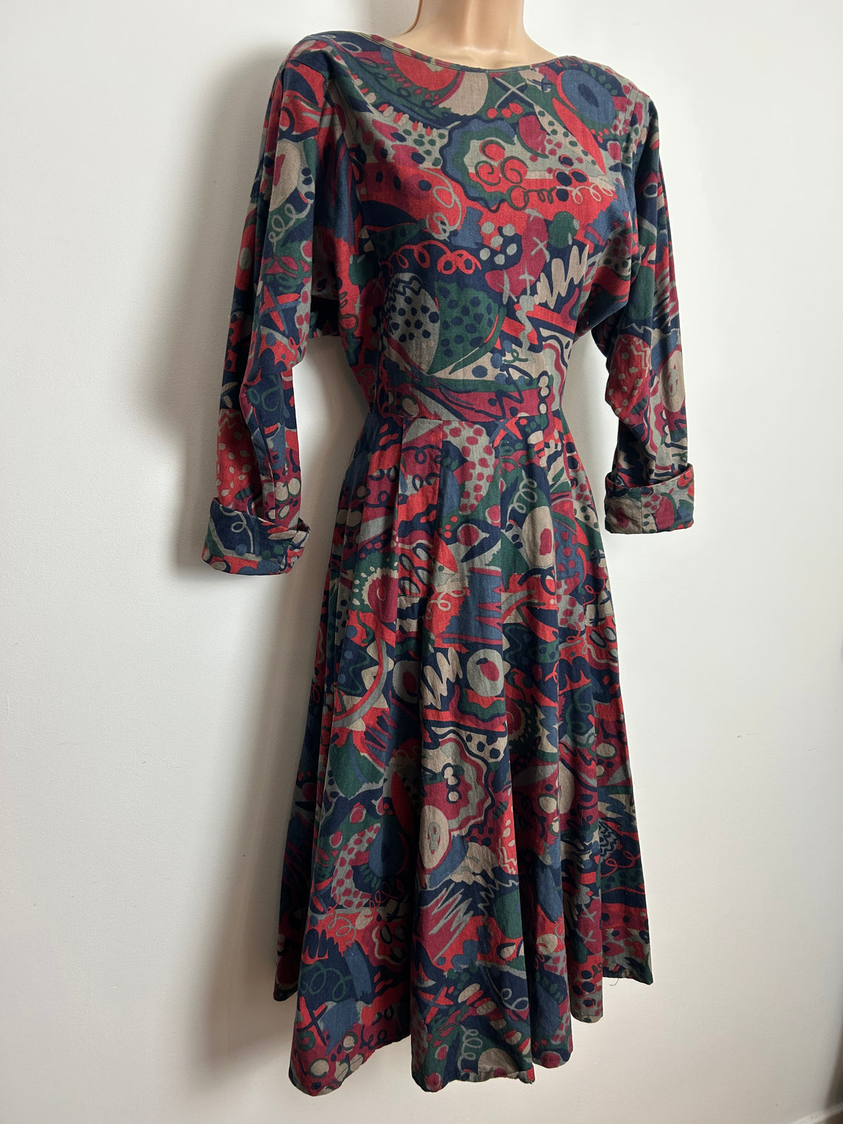 Vintage 1980s DROOPY & BROWNS Angela Holmes Size 6 Dark Green Red & Grey Abstract Print Midi Dress