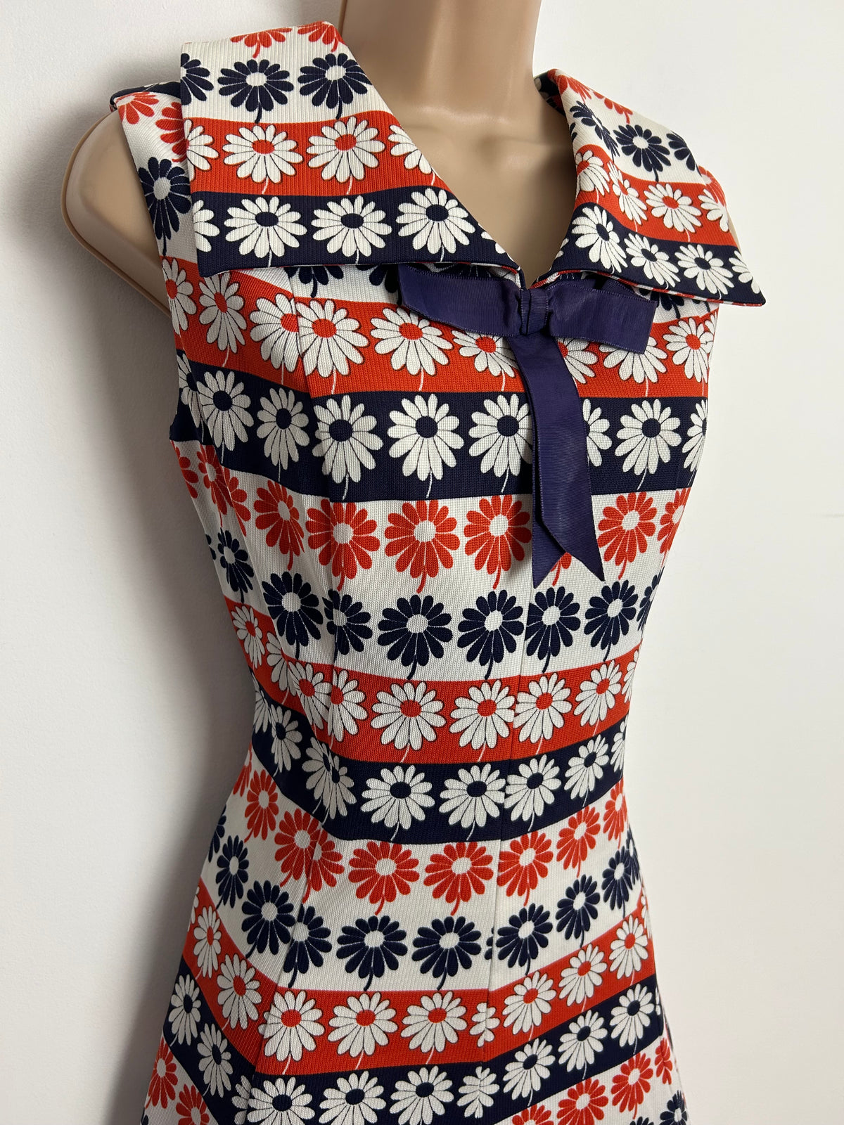 Vintage 1960s ST MICHAEL Size 10-12 White Red & Blue Stripe & Daisy Print Wide Collared Bow Detail Mod Dress
