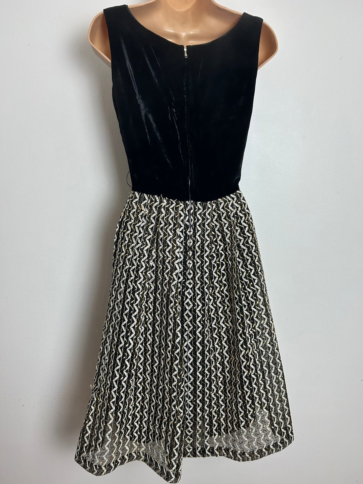 Vintage 1980s Size 6 Black Gold & White Velvet Chiffon & Ribbon Party Prom Dress