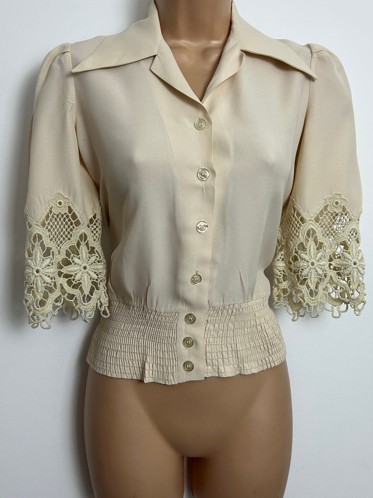 Vintage Late 1970s HARRY LAURE PARIS Size 8 Beige Crochet Lace Sleeve Shirred Waist Blouse