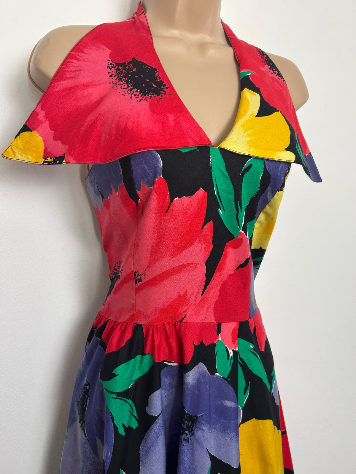 Vintage 1980s Size 8 Black Red & Yellow Wide Collared Halter Neck Summer Prom Dress