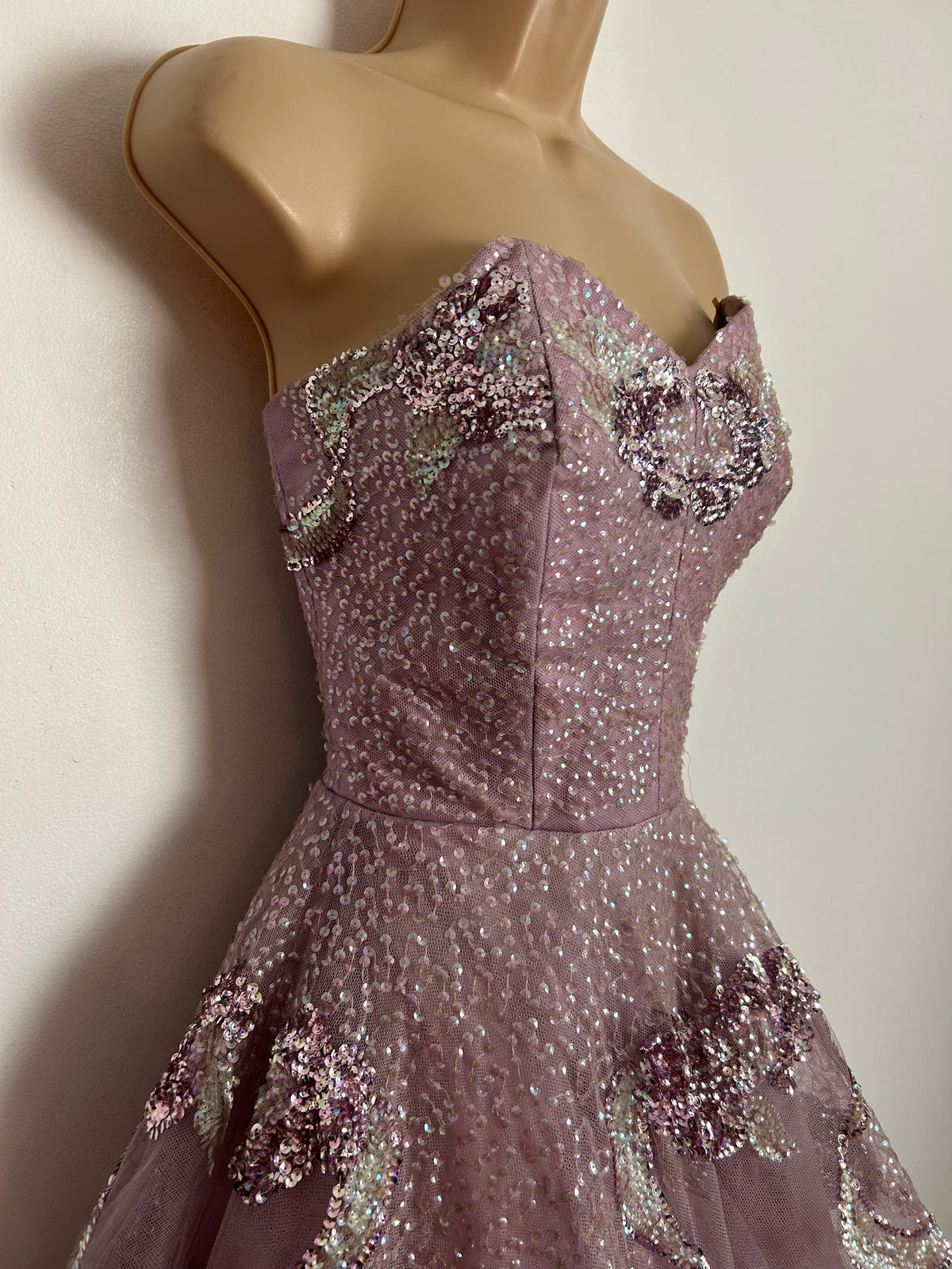 Vintage Early 1950s (Possibly 1940s) UK Size 6 Pale Mauve Tulle Net Sequin Strapless Princess Ballgown