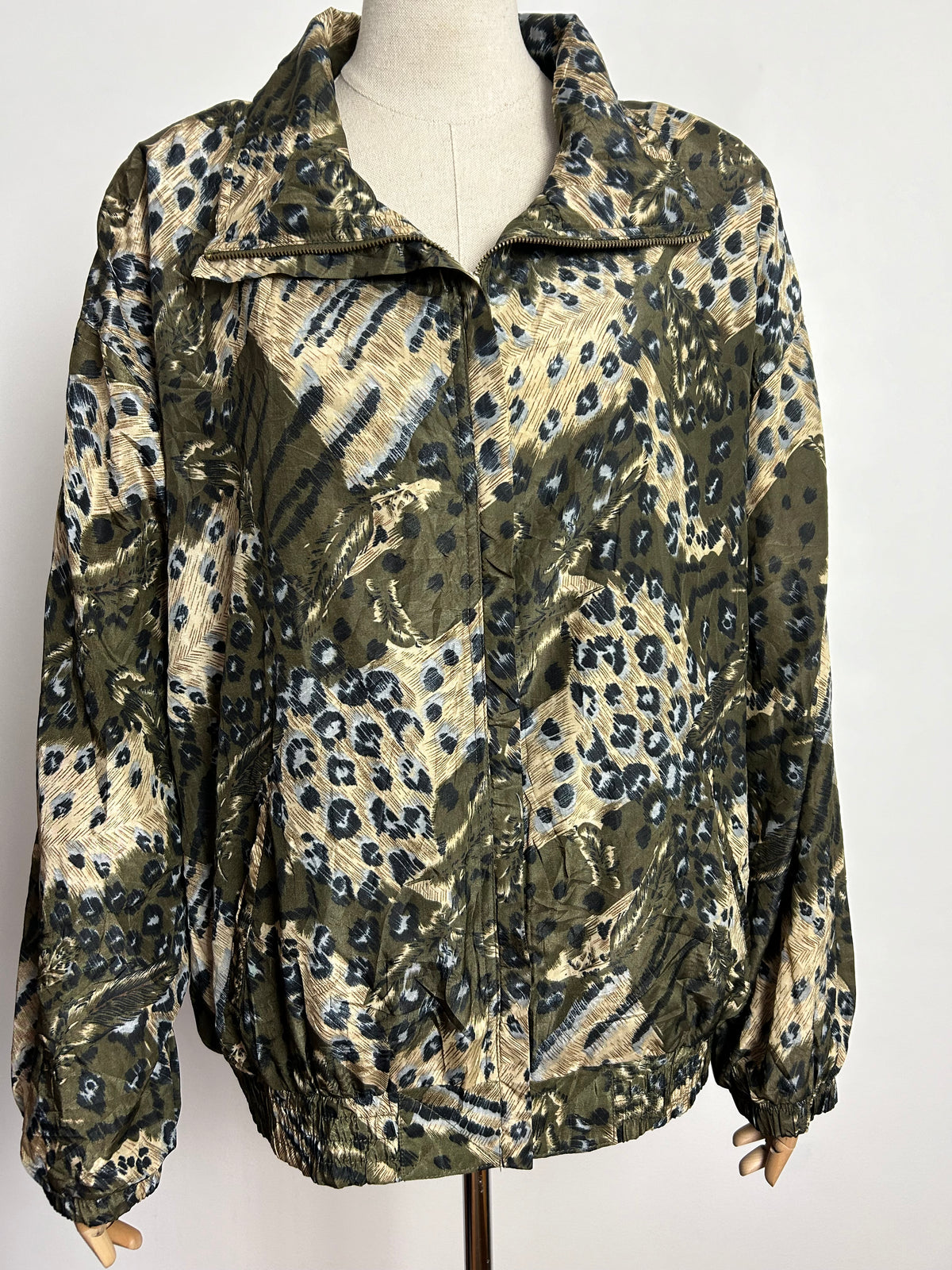 Vintage 1980s/1990s ACTIVE STUDIO Up To Size 16 Khaki Green & Beige Animal & Feather Print Shell Style Jacket