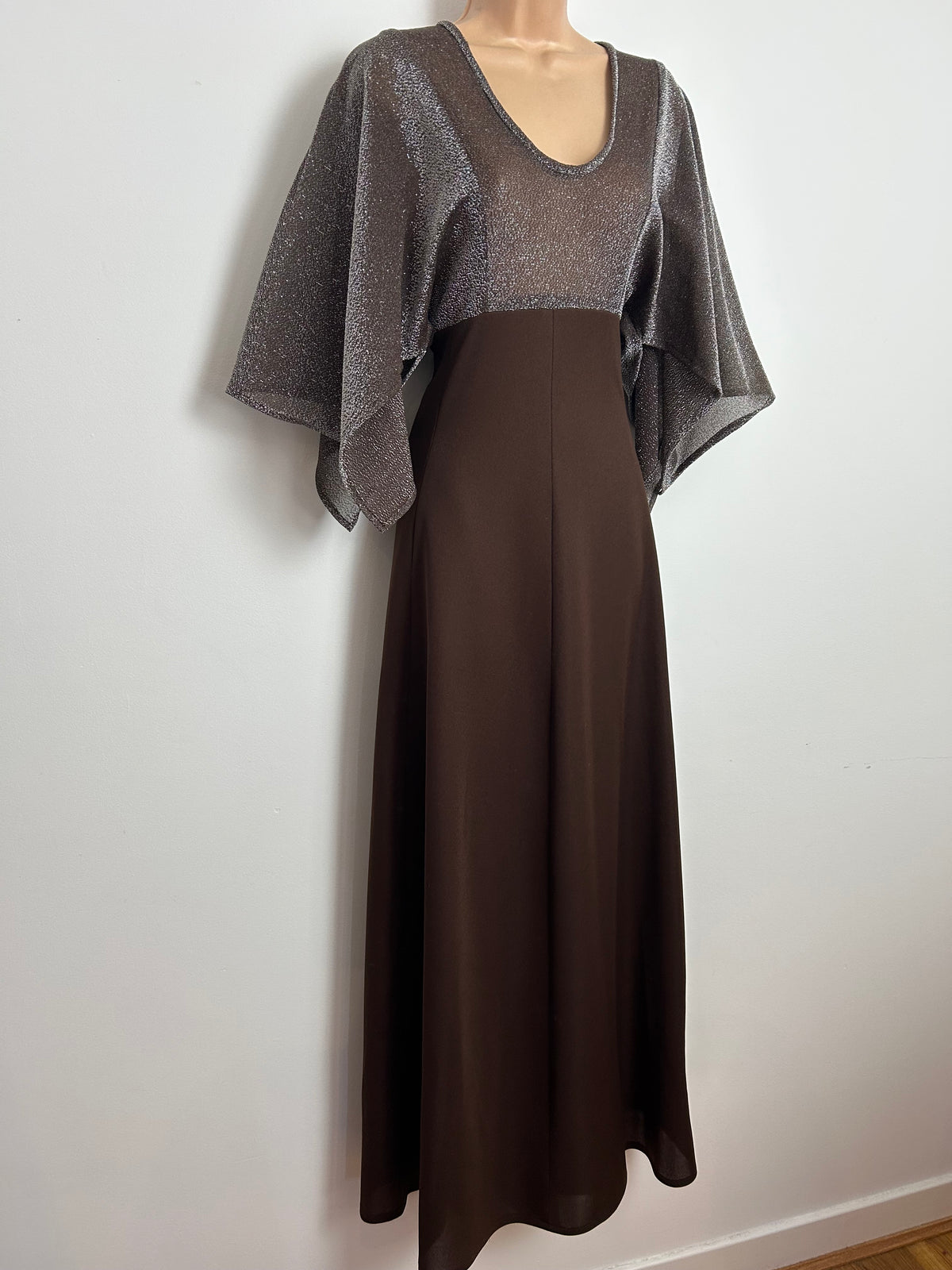 Vintage 1970s Size 10 Brown & Silver Lurex Cape Sleeve Boho Occasion Evening Maxi Dress