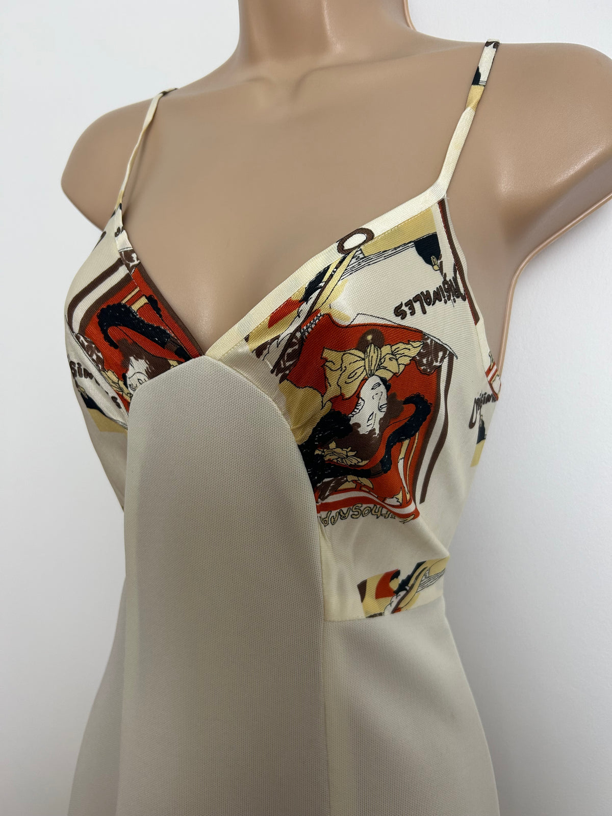 Vintage 1970s Size 8-10 GEORGES DE FEURE LITHOGRAPHIES ORIGINALES Novelty Print Cream Summer Maxi Dress