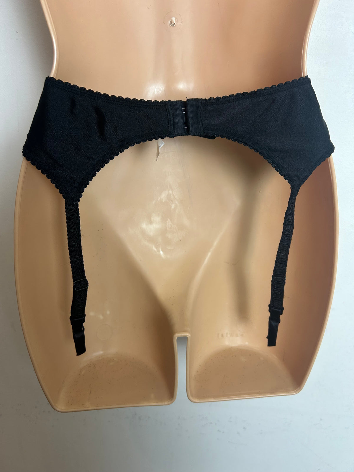 Vintage 1980s BHS Size 12-14 Black Lace Suspender Belt