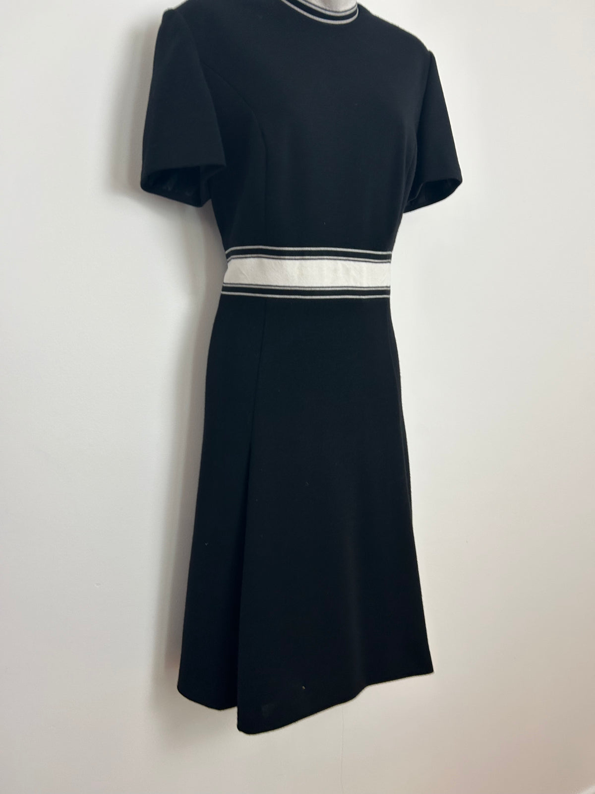 Vintage 1960s ULI RICHTER Size 12 Black & White Pure New Wool Mod Dress