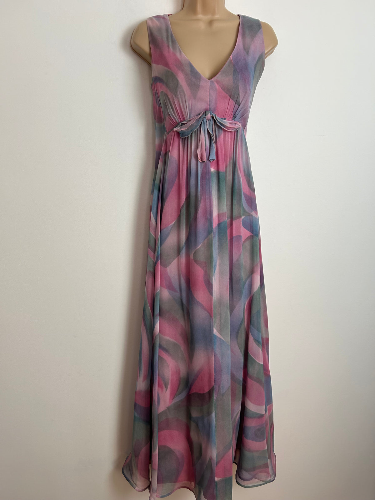 Vintage Late 1960s JOHN CHARLES LONDON Size 8-10 Pink & Grey Abstract Print Silk Crepe Trapeze Dress