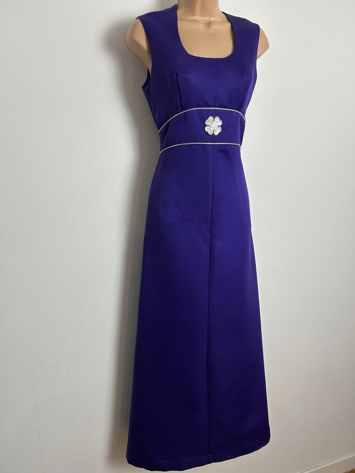 Vintage 1970s CANDA INTERNATIONAL Size 8 Purple Diamante & Flower Applique Detail Evening Occasion Maxi Dress