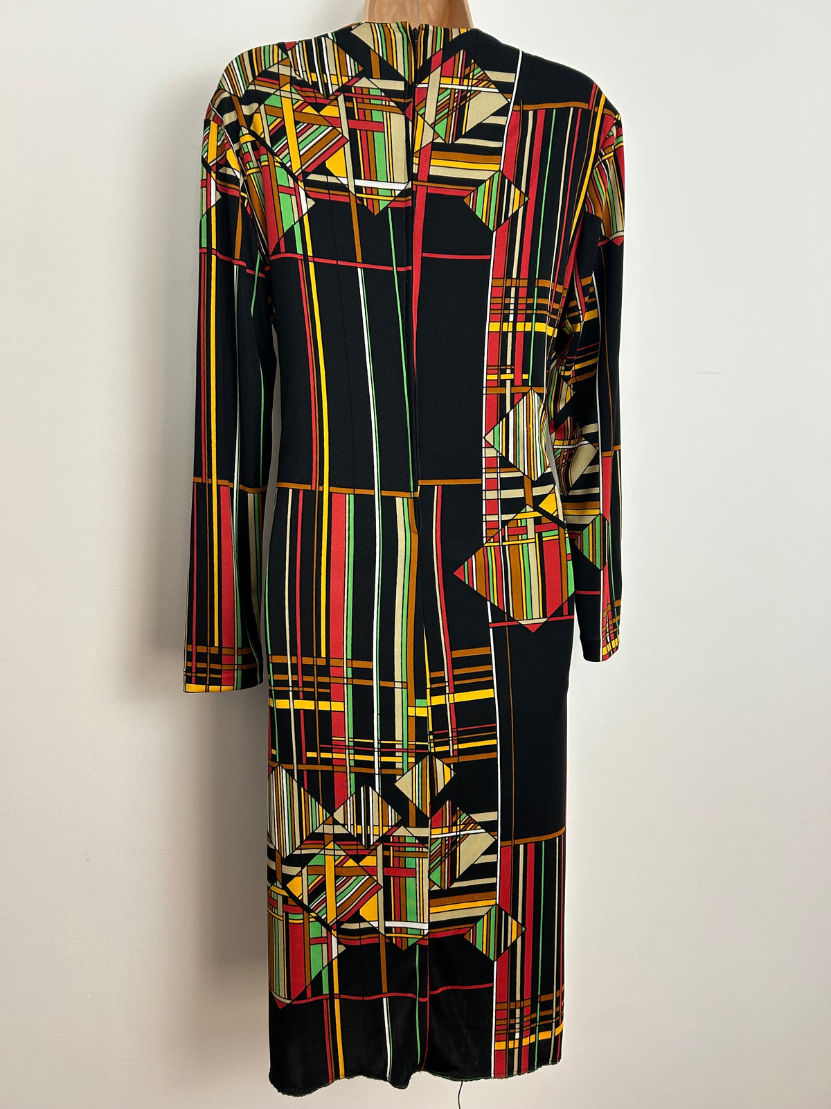 Vintage 1970s Size 14 Black Red Green Yellow & Beige Abstract Stripe Print Long Sleeve Shift Dress