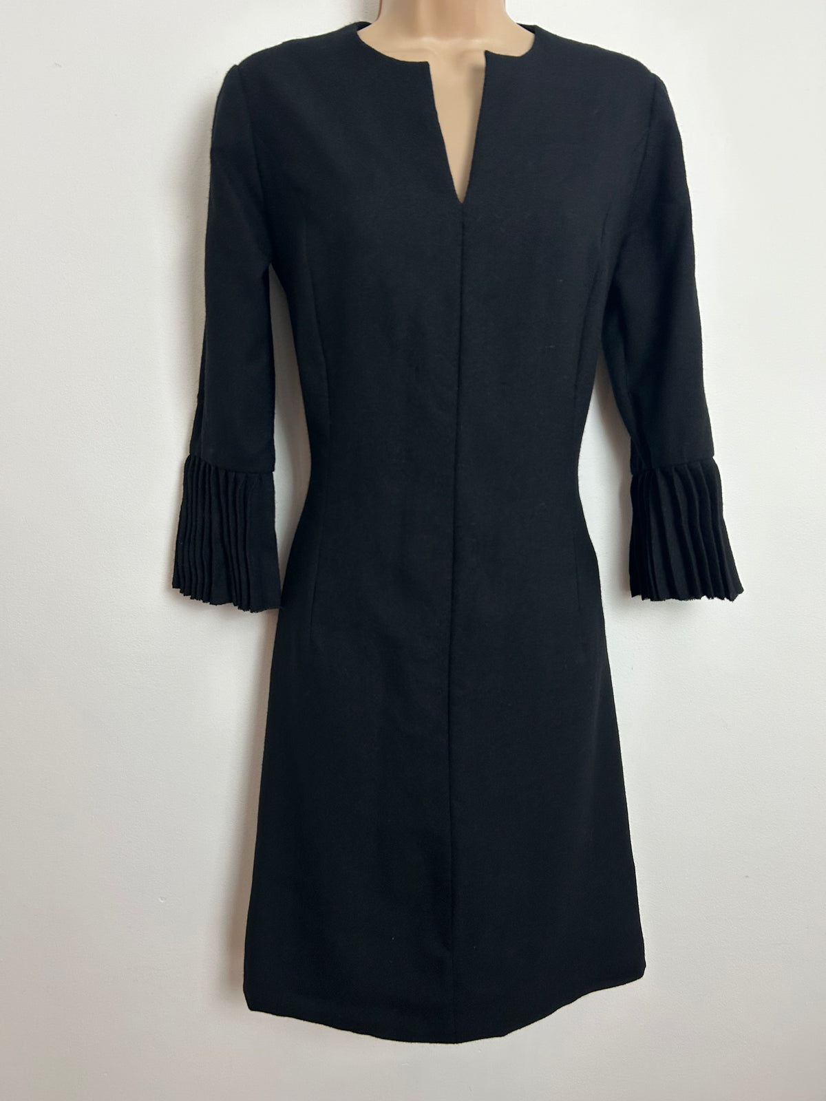 Vintage 1960s Size 10 Black Wool Mix Notch Neck Pleated Cuff Shift Dress
