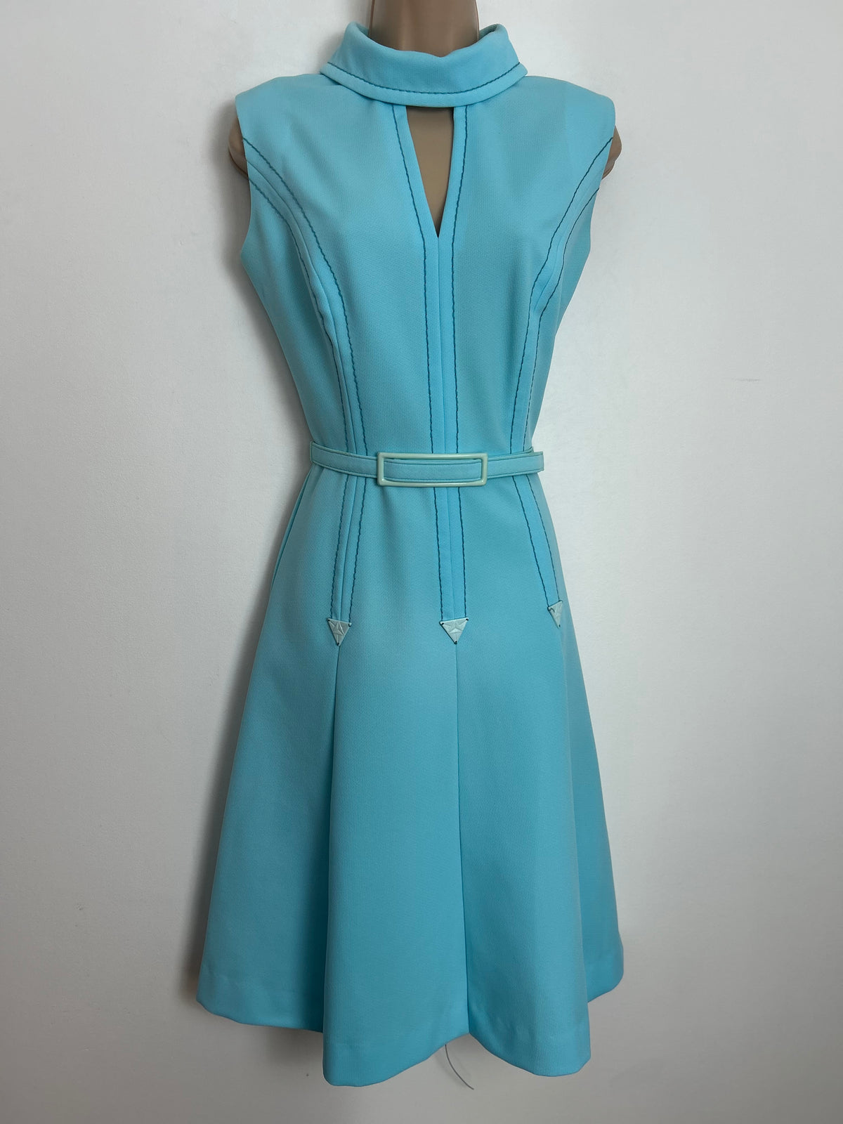 Vintage 1960s LIZA PETA Size 10 Pale Blue Stitch Detail Keyhole Belted Mod Dress
