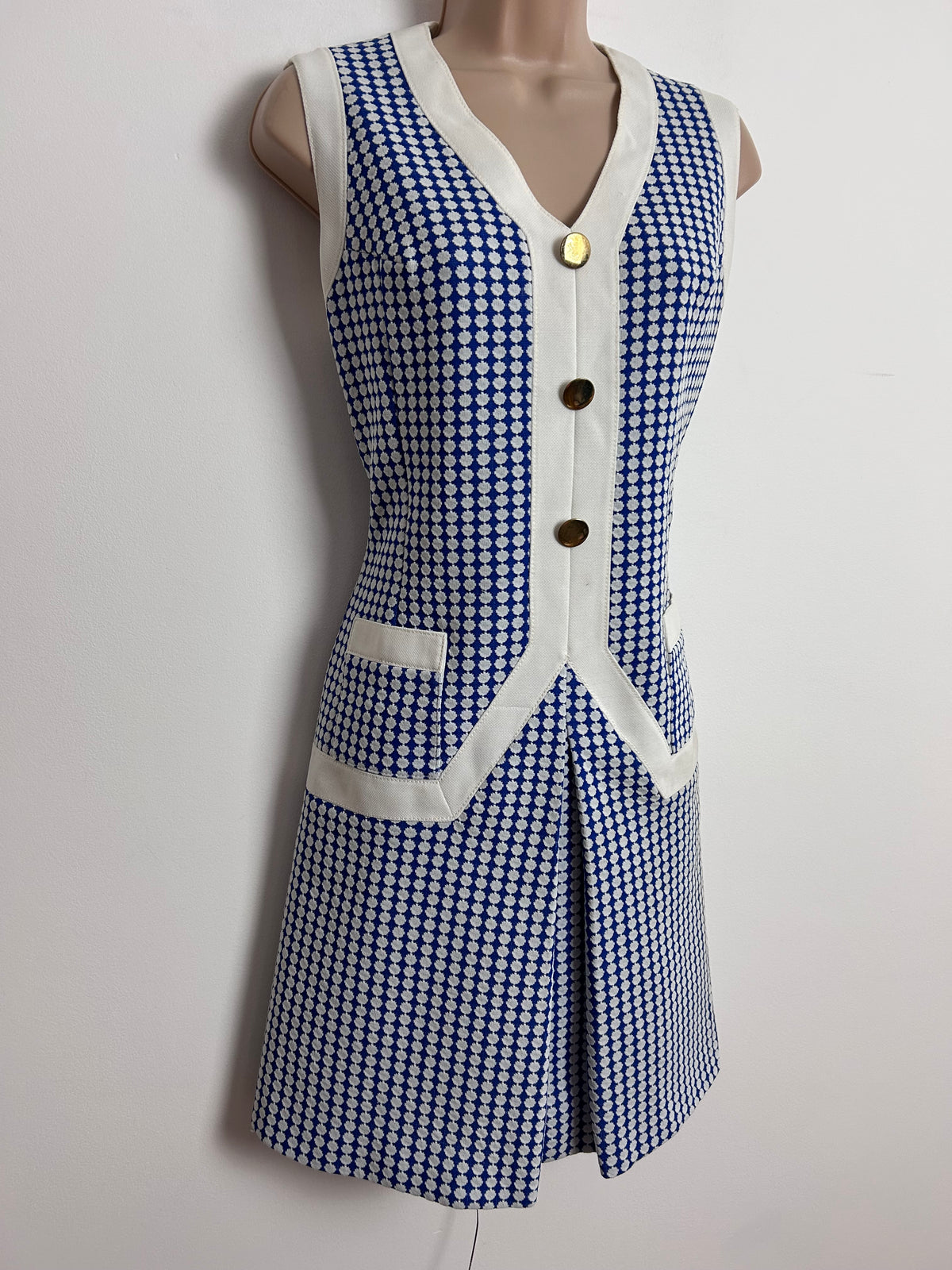 Vintage 1960s UK Size 10 LUCIE LINDEN Blue & White Abstract Pattern Sleeveless Mod Shift Dress