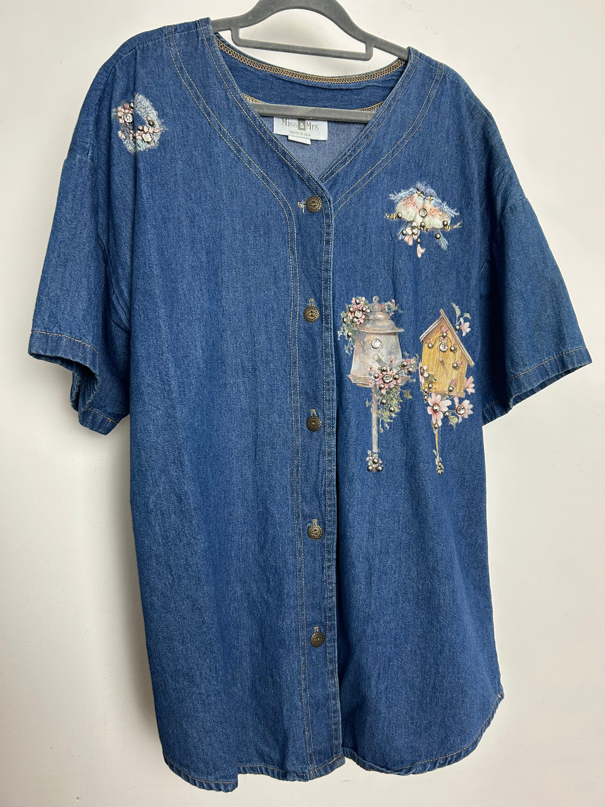 Vintage 1980s Size 16 Denim Collarless Shirt With Bird House & Bird Pattern With Studs