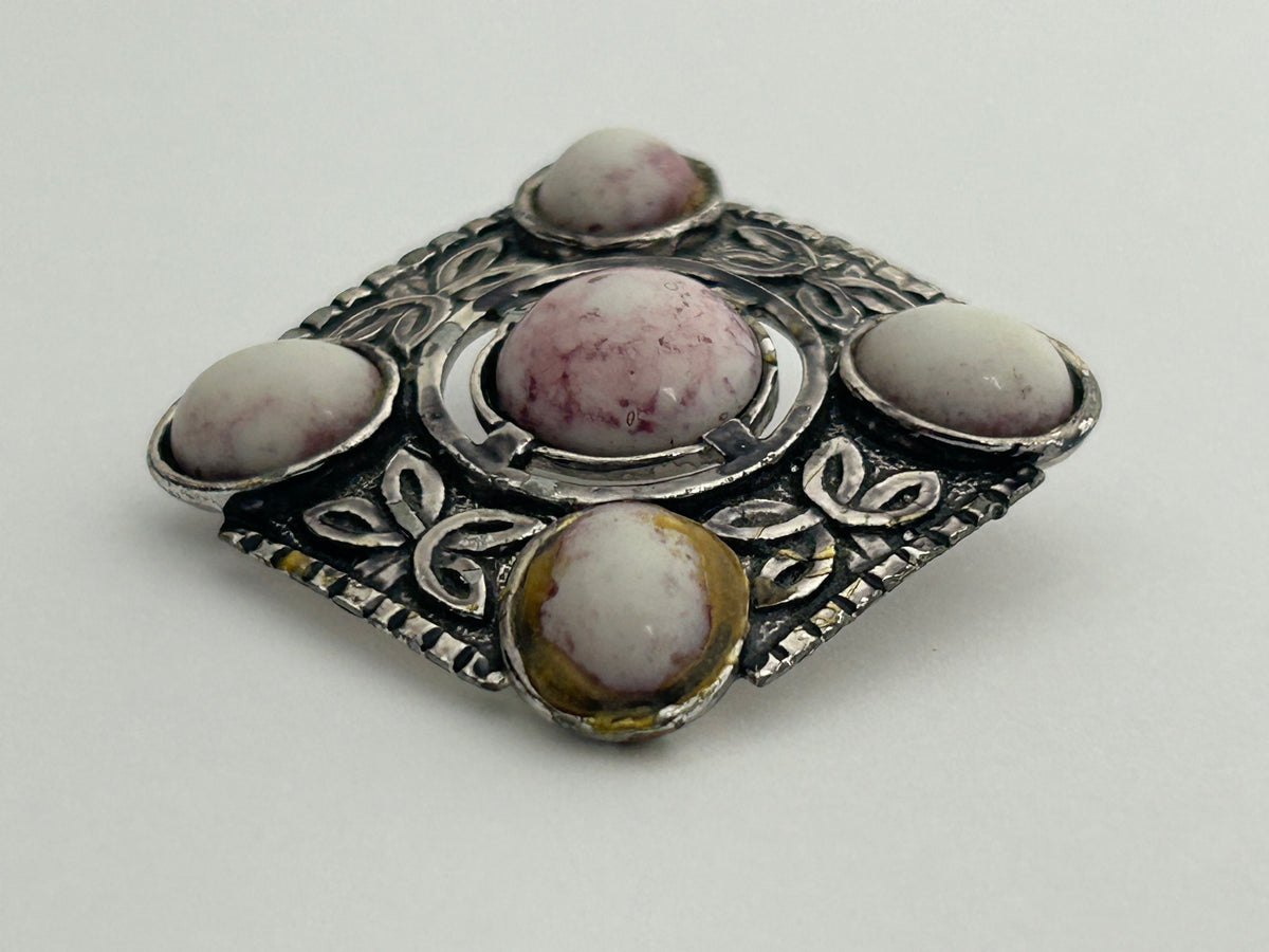 Vintage Silver Tone Base Metal Agate Stone Set Celtic Scottish Brooch