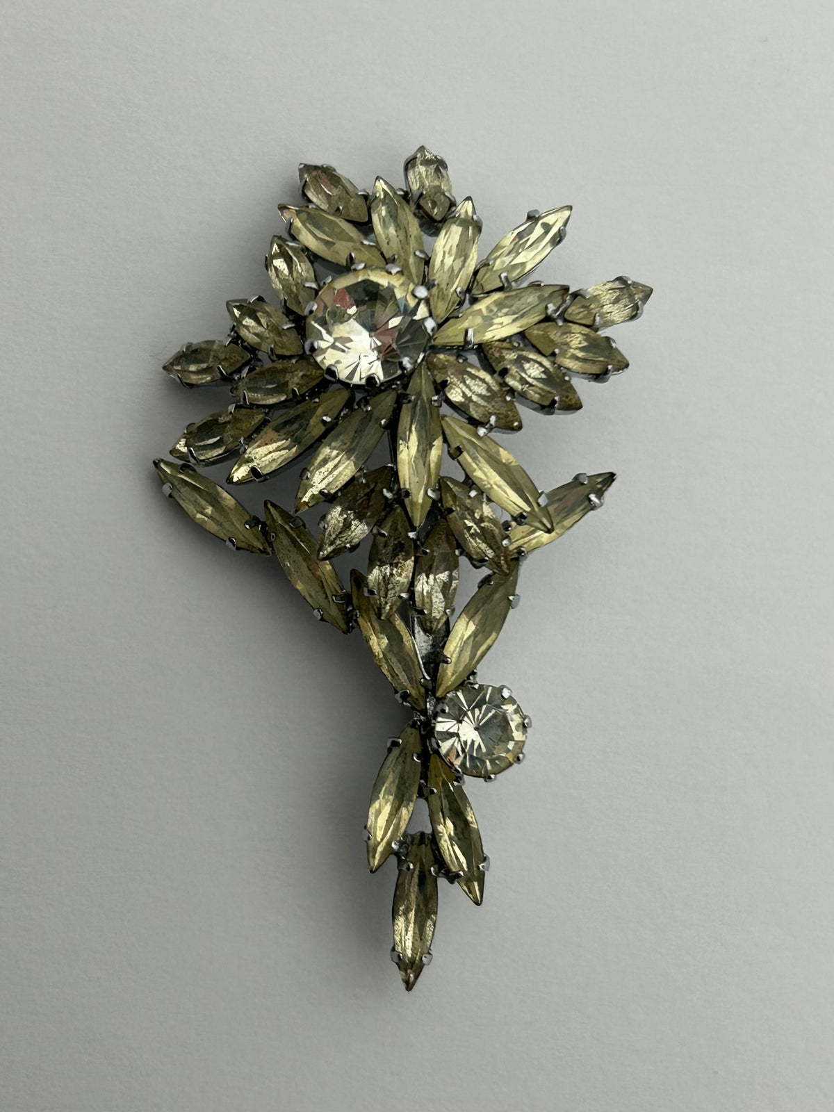 Vintage 1960s Silver Tone Base Metal Glass Stone & Diamante Set Flower Brooch